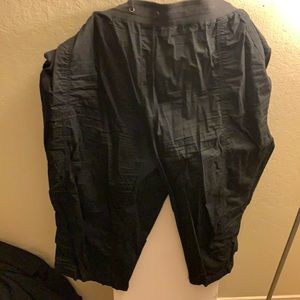 Avenue capris size 26